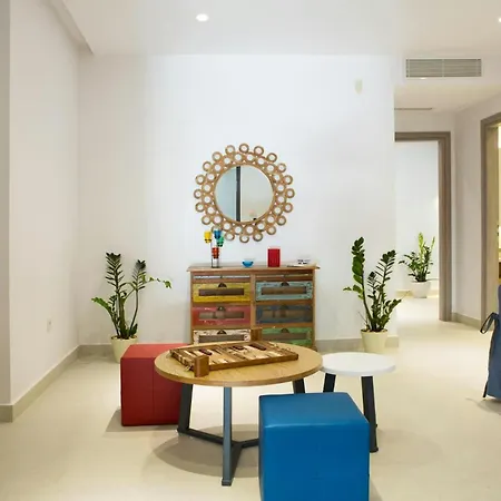 Readmyhostprofile! Luxury 4 Bedroom With Pool Διαμέρισμα