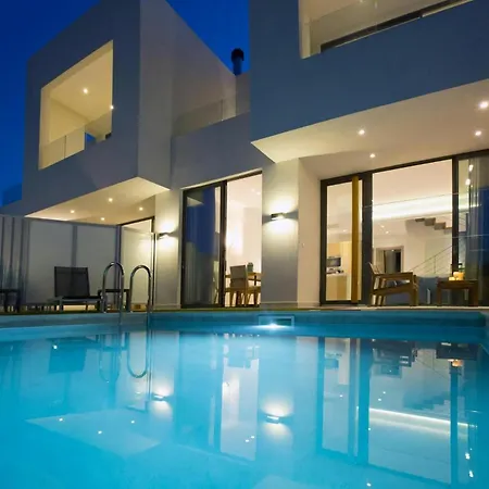 Readmyhostprofile! Luxury 4 Bedroom With Pool Apartment