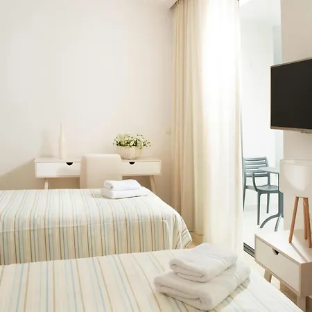 Readmyhostprofile! Luxury 4 Bedroom With Pool *