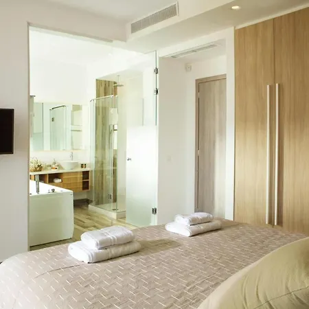 Readmyhostprofile! Luxury 4 Bedroom With Pool *